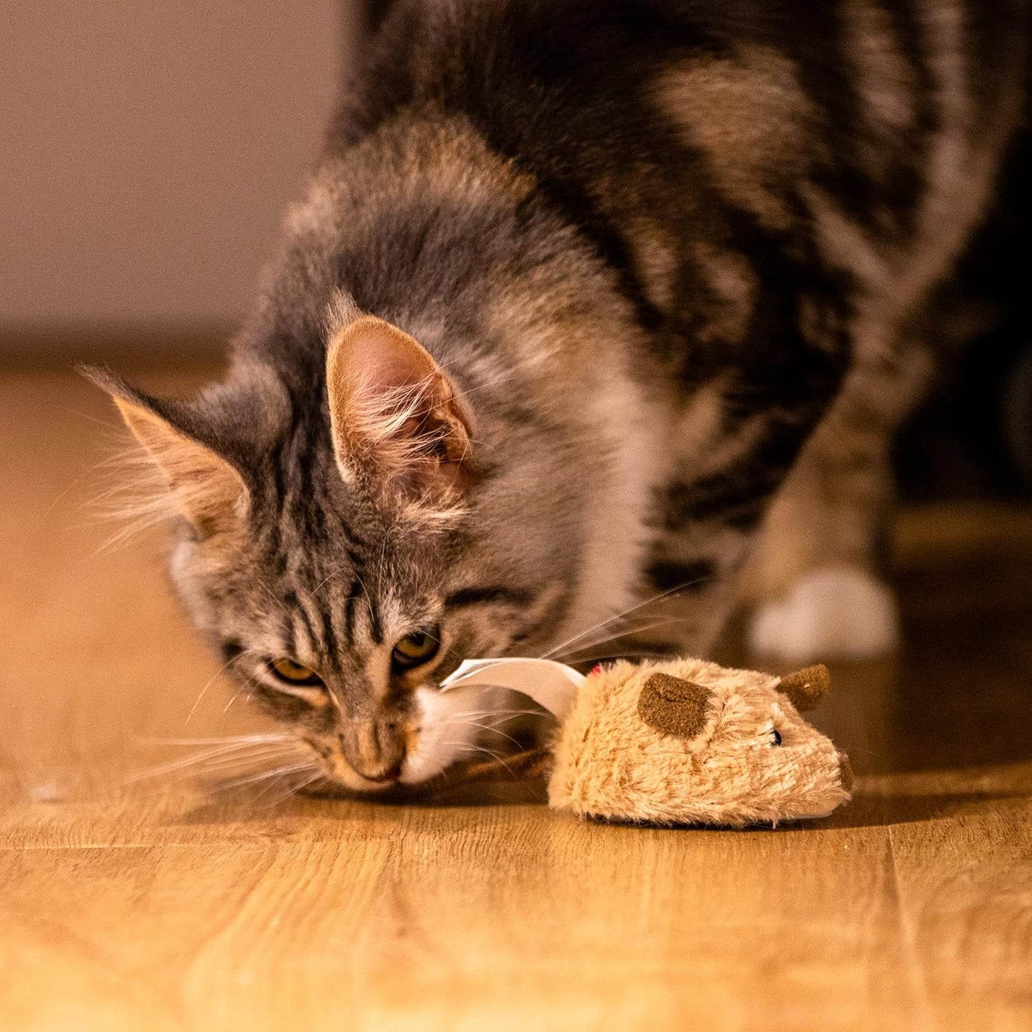 Interactive Cat Toy Mouse, Moving Automatic Cat Toys Mice Electronic with Furry Tail, Automatic Squeaky Cat Toys for Kitten Indoor/Outdoor Exercise (Brown-Ear) | Electronic Cat Mice Toy with Furry Tail, Brown Motion-Activated Cat Chase Toy, Great for Indoor& Outdoor Exercise Play